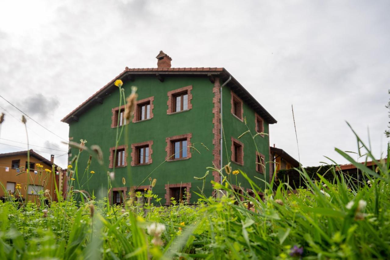 La Casita Verde De Cabarceno Sobarzo Exterior photo